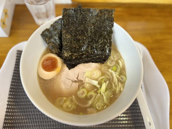 「豚骨しょうゆラーメン 並 700円」@麺処 とみやの写真