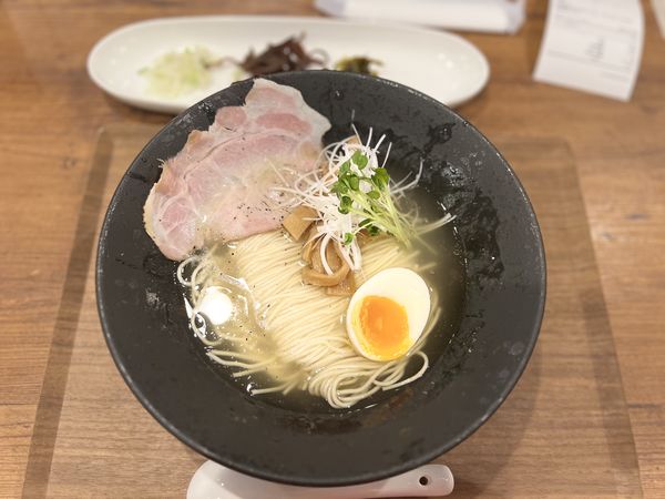 「トリュフ塩そば 790円(税込869円)」@虎金の写真