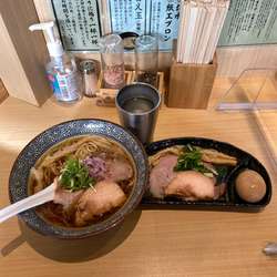 鴨と上州地鶏の特製中華そば