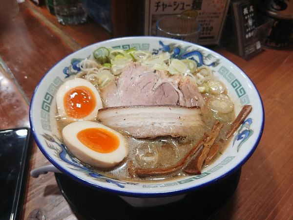 「こく煮干そば+ねぎだく+煮卵」@長尾中華そば 東京神田店の写真