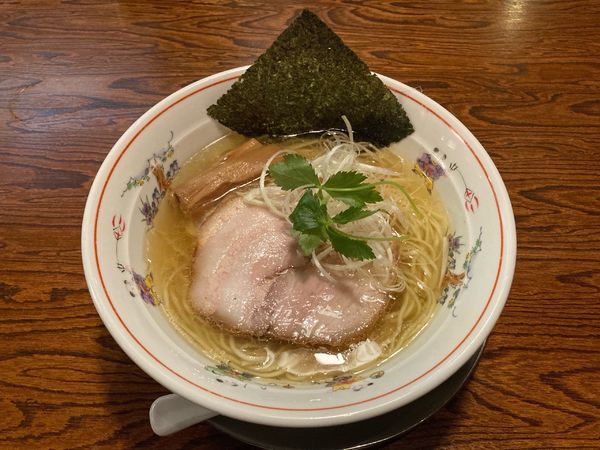 「地鶏出汁の中華そば（塩）・味玉」@中華そば 一楽の写真