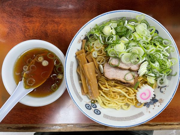 「油そば（並）、ネギ盛、スープ」@珍々亭の写真