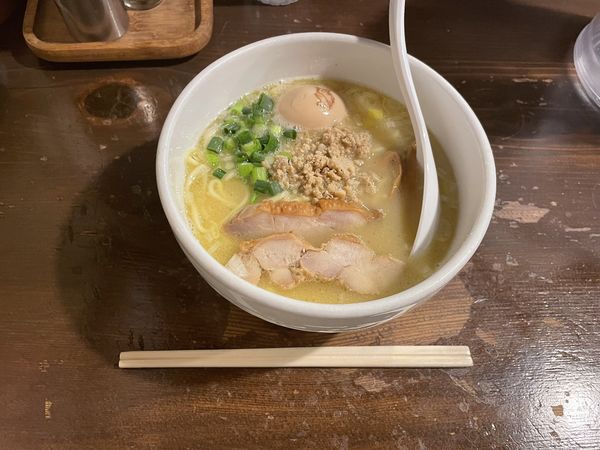 「白鶏ラーメン」@鶏の穴の写真