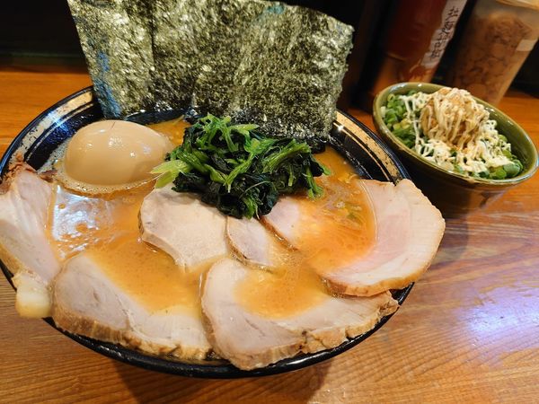 「チャーシュー麺中 ネギ玉飯」@末廣家の写真