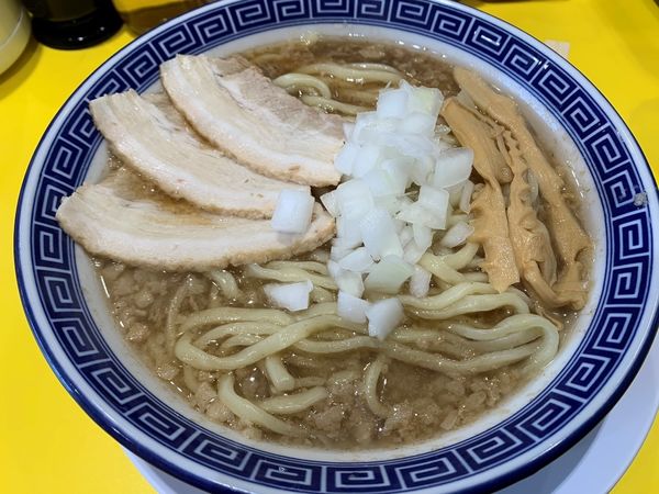 「背脂中華そば（サービス麺大盛）」@新潟発祥 なおじ 足立六町店の写真