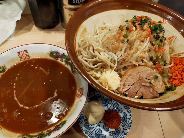 「エビ濃厚つけ麺・大700（熱盛・大蒜・脂・辛揚・マヨ・蝦味噌」@鷹の目 蒲田店の写真