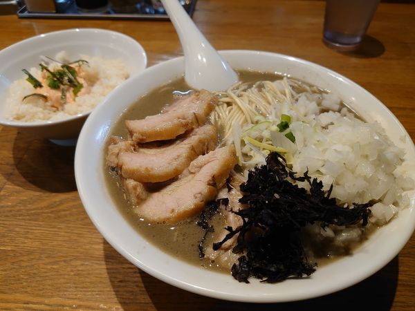 「濃厚煮干しそばチャーシュー 明太マヨごはん」@中村屋総本山の写真