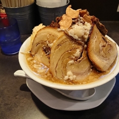 ガツ盛りラーメン バンブル 西浦和店の画像