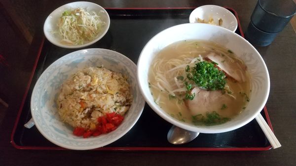 「炒飯定食(炒飯+ラーメン+サラダ)」@福泰楼の写真