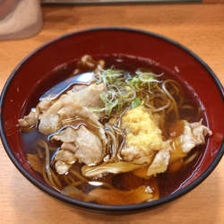 豚肉そば(600円)