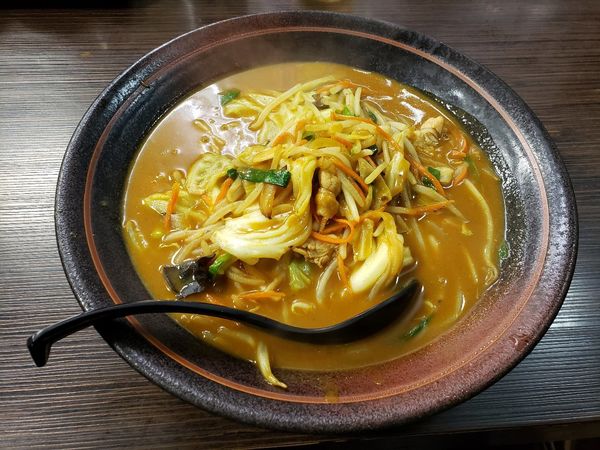 「カレータンメン　麺少なめ」@ラーメン 仙花の写真