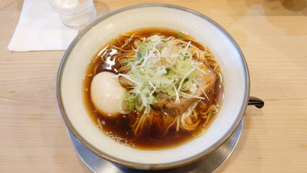 「【限定】スモーキンビリー800円+カレー半チャーハン400円」@中華そば すばる食堂の写真