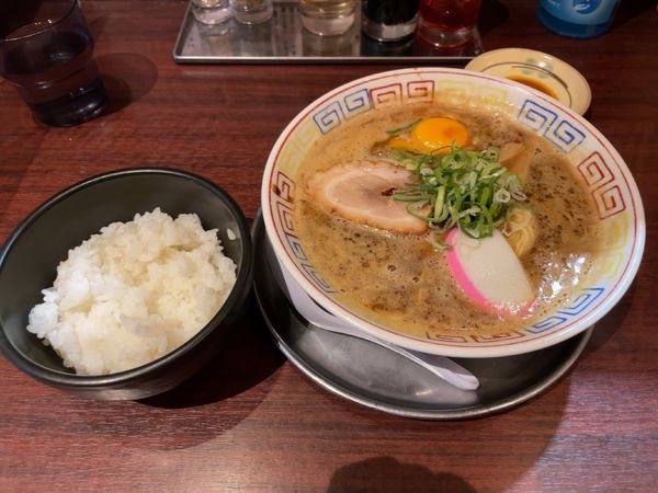 「月見そば(830)+ランチギョーザ(120円)」@紀州和歌山ラーメン まっち棒 溝の口店の写真