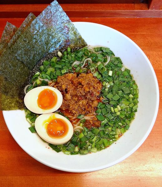 「台湾ラーメン 750円＋味玉・海苔 100円」@らーめん・油そば 笑びすの写真