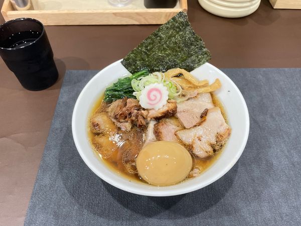 「醤油チャーシュー麺」@手打ち 蓮の写真