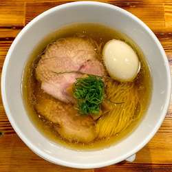 鶏塩そば ¥800 味玉 ¥150