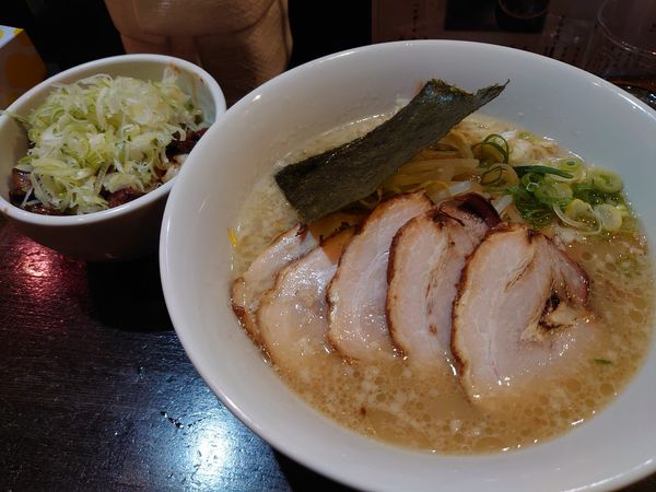 「こってりラーメン 小純レバ丼」@ラーメン漢の写真