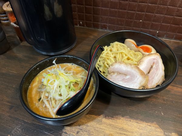「味玉辛味噌チャーシューつけ麺(野菜マシ)」@麺処 花田 池袋店の写真