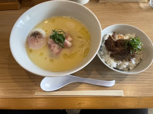 「白トリュフオイル香る鶏白湯麺」@らーめんMAIKAGURAの写真