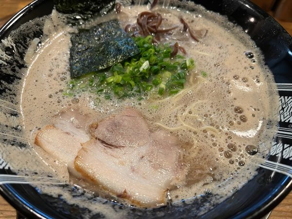 「ラーメン、カタ」@博多一双 祇園店の写真