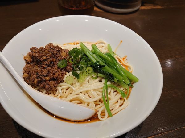 「成都式汁なし担々麺 5辛5痺」@六坊担担面の写真