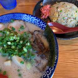 博多ラーメン全部のせ（720円）+半チャーハン（320円）