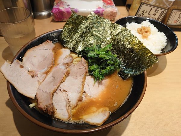 「チャーシューメン中 ライス」@輝道家直系 皇綱家の写真