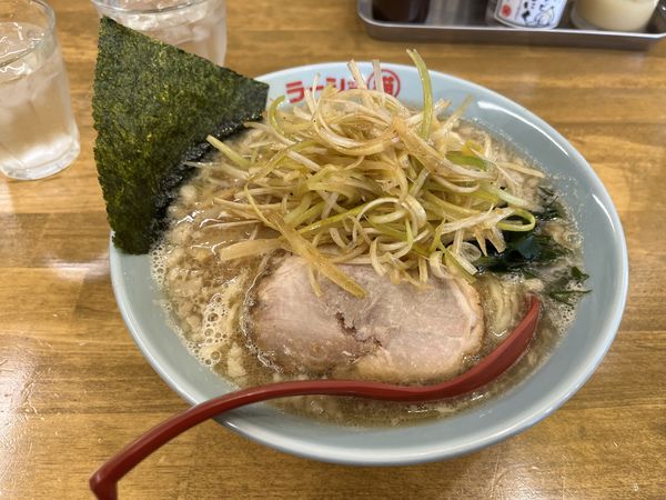 「ネギラーメン白中盛り」@ラーショ マルミャー 大泉学園店の写真