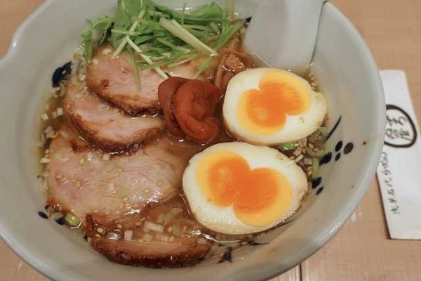 「梅しおらーめん　900円＋チャーシュー増し　250円他」@与ろゐ屋の写真