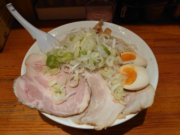 「特製醤油らーめん」@こってりらーめん せきやけの写真