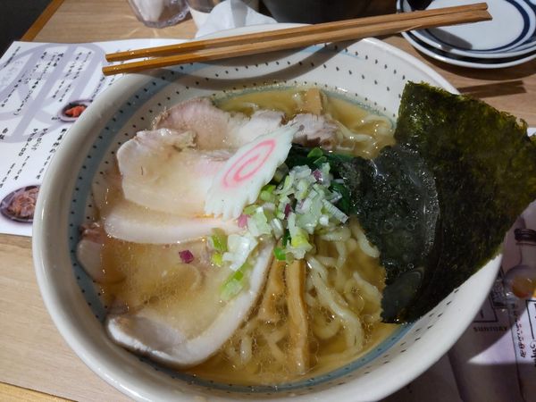 「白しょうゆラーメン 豚バラチャーシュートッピング」@かわのそばの写真
