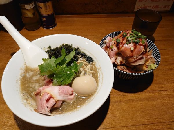 「青森県産煮干そば 味玉 チャーシュー丼」@寿製麺よしかわ 川越店の写真