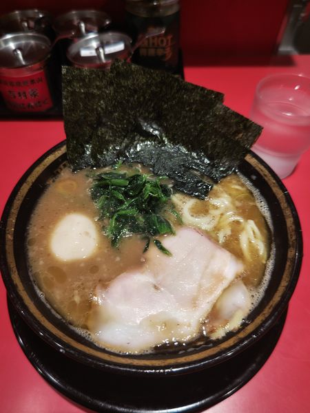 「ラーメン並+味玉子」@環2家 川崎店の写真