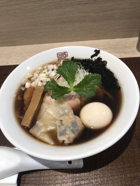 「淡麗醤油 特製」@中華そば 色即是空の写真