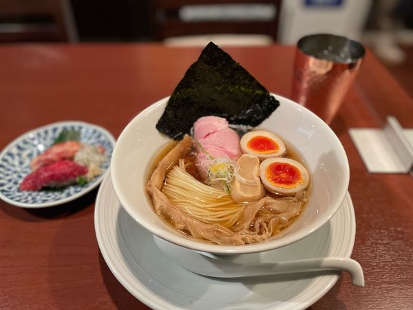 「津軽煮干し中華蕎麦（味玉入り）¥900」@酒肴場 屯の写真