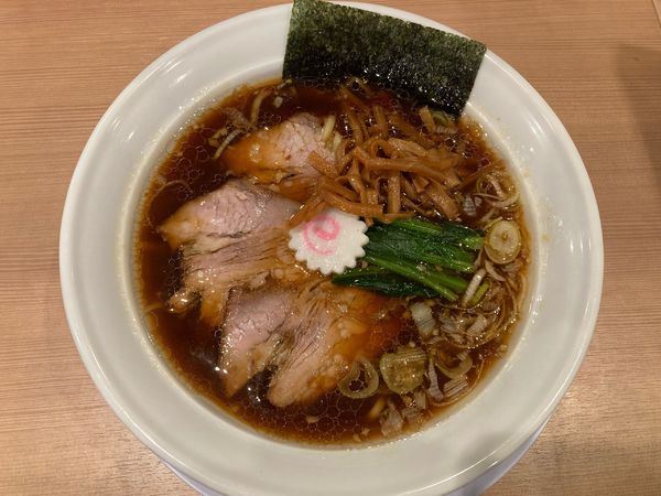 「醤油ラーメン　850円」@長岡食堂 町田店の写真