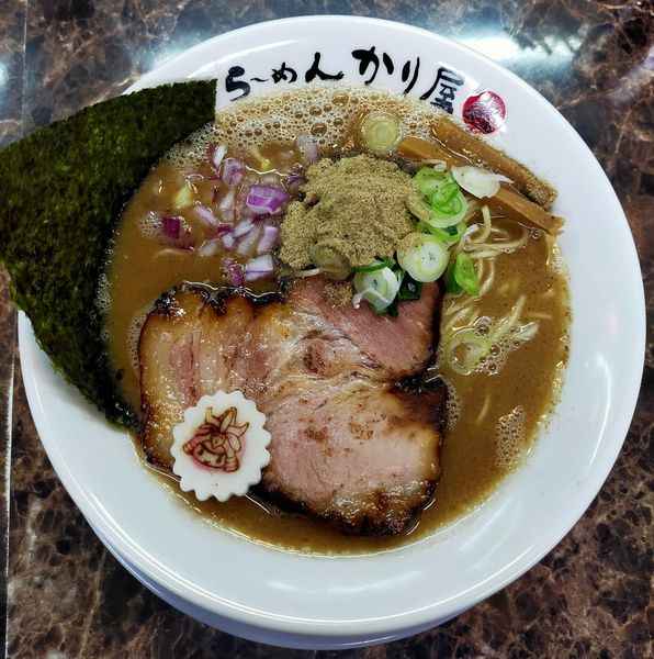 「濃厚煮干しらーめん　890円」@ら～めん かり屋の写真