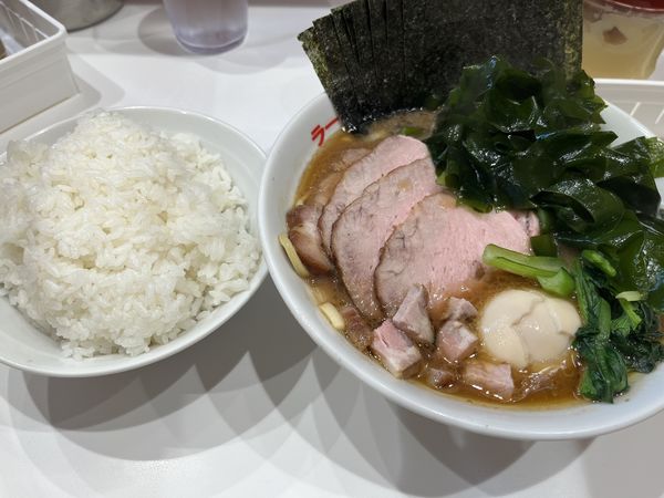 「特上ラーメン　わかめ　ライス大盛」@ラーメン 三浦家の写真