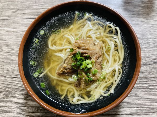 「ソーキそば(並)」@牧志そばの写真