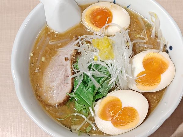 「冬味噌らーめん＋縁たま」@与ろゐ屋の写真