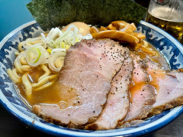 「ラーメン＋特製トッピング」@兎に角 松戸店の写真