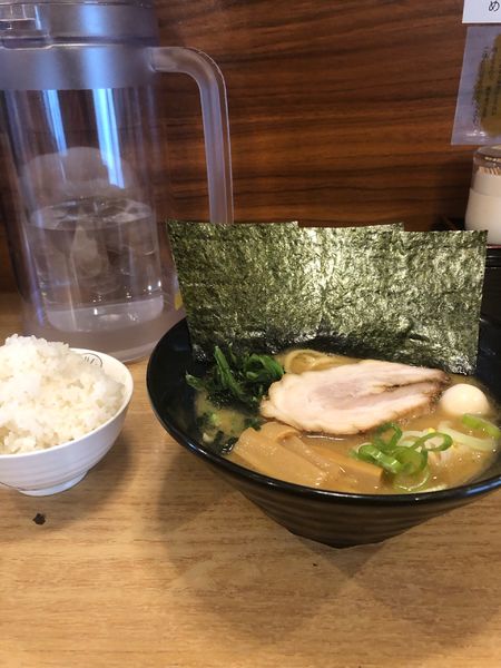 「醤油豚骨らーめん　830円」@麺屋 神崎の写真