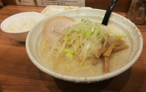 「醤油ラーメン+ランチセット」@こってりらーめん なりたけ 池袋店の写真