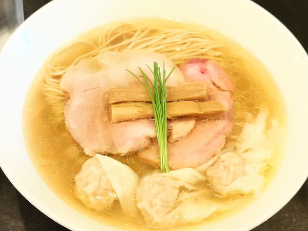 「塩鶏そば」@らぁ麺 やまぐちの写真