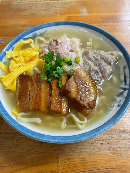 「浜屋そば　大」@そば・てびち専門店 浜屋の写真