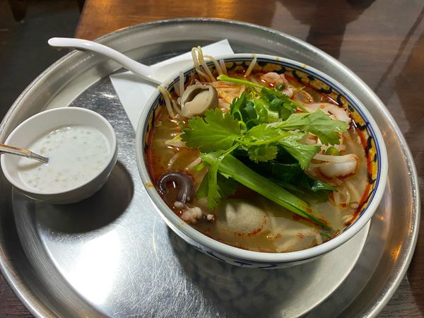 「トムヤムヌードルセット890円」@戸塚アジアンダイニング AZITO 戸塚駅前の写真