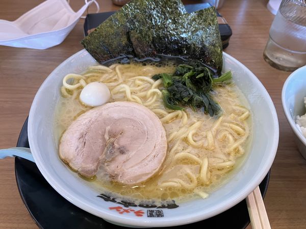 「醤油ラーメン+ライス」@町田商店 福島西口店の写真