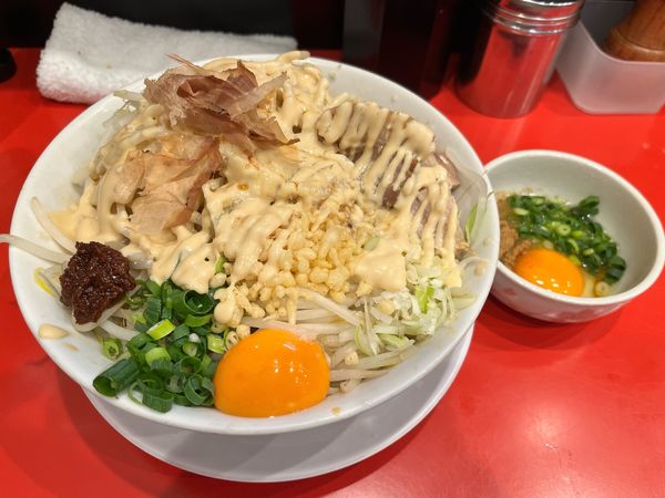 「まぜそば(ニンニク、アブラ、ショウガ、辛玉、ガリマヨ)」@用心棒の写真