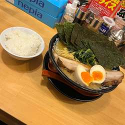 特製ラーメン　半ライス