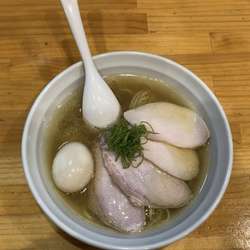 白醤油らーめん全乗